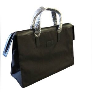 Giorgio Armani Men's Duffle Bag, Black
Duffel Fragrance Collection